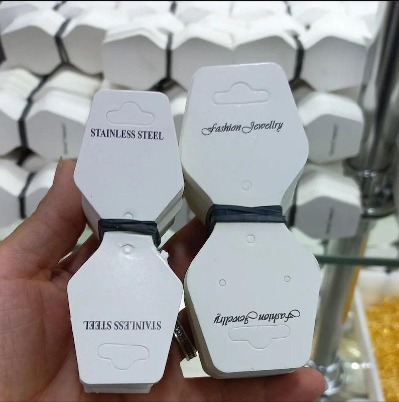 سرکارتی گردنبند