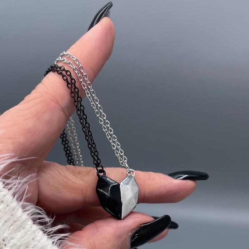 ست گردنبند قلب مگنتی 