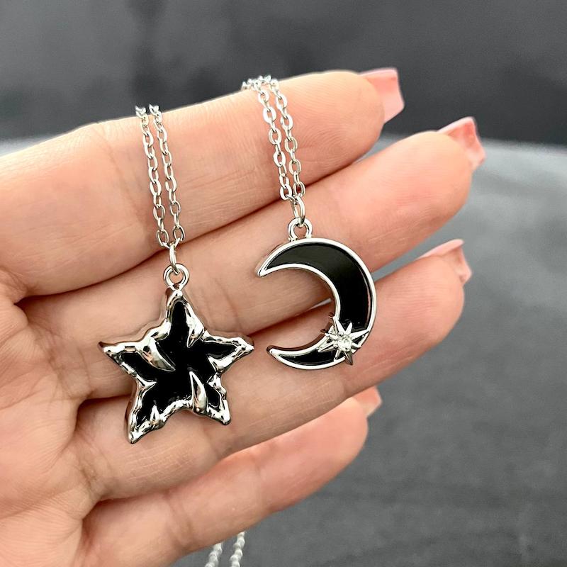 گردنبند سوارسکی ماه و ستاره