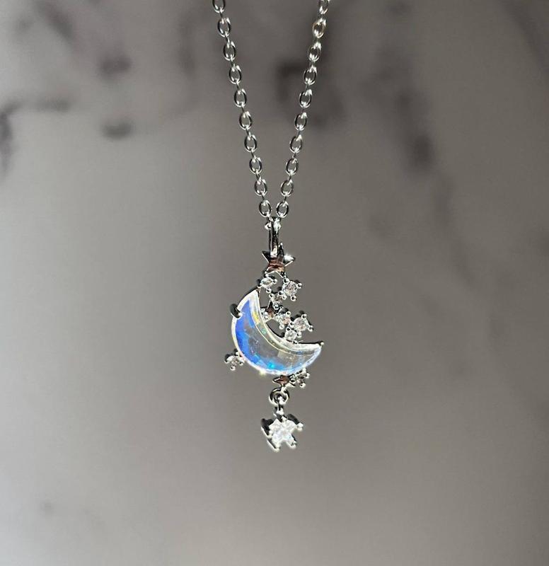 گردنبند ماه پینترسی