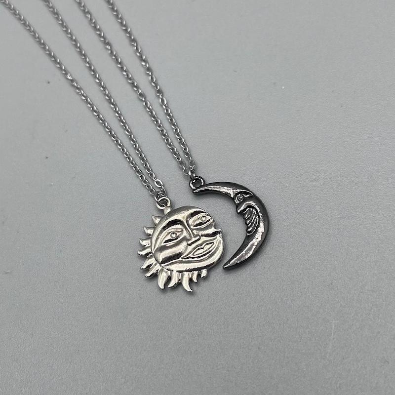 ست گردنبند ماه و خورشید 