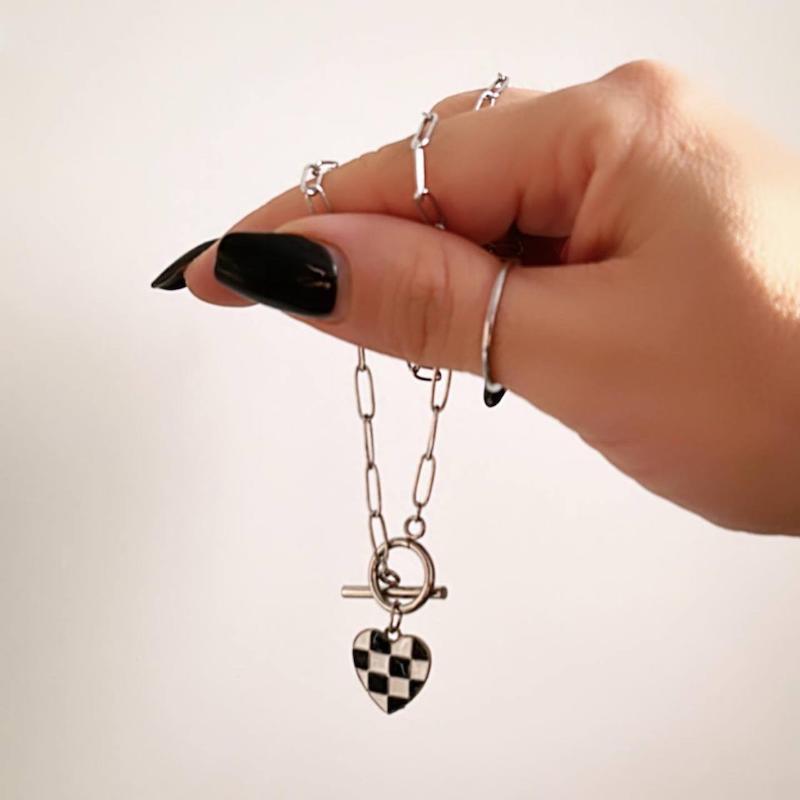 گردنبند قلب پیکسلی