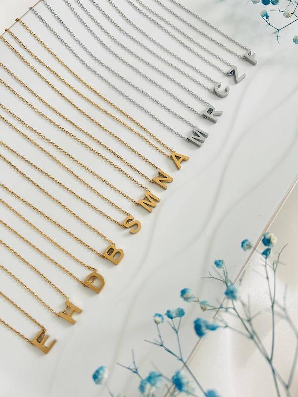 گردنبند حروف 