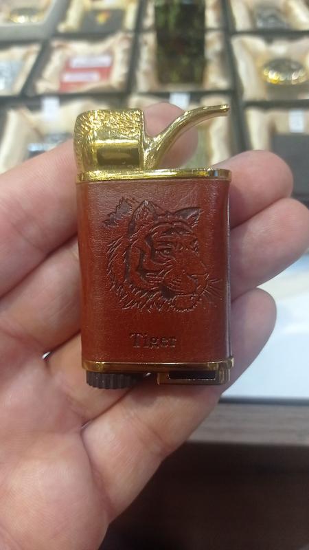 فندک گازی طرح  چرمی اعلا و شیک