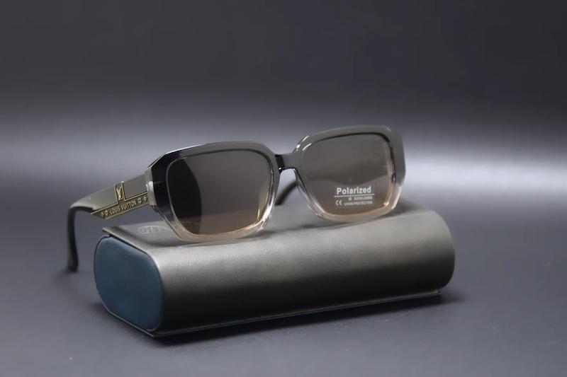 عینک آفتابی پلار زنانه کد ۸۳۰۵۱