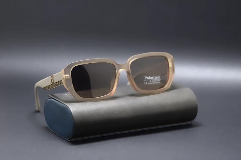 عینک آفتابی پلار زنانه کد ۸۳۰۵۱