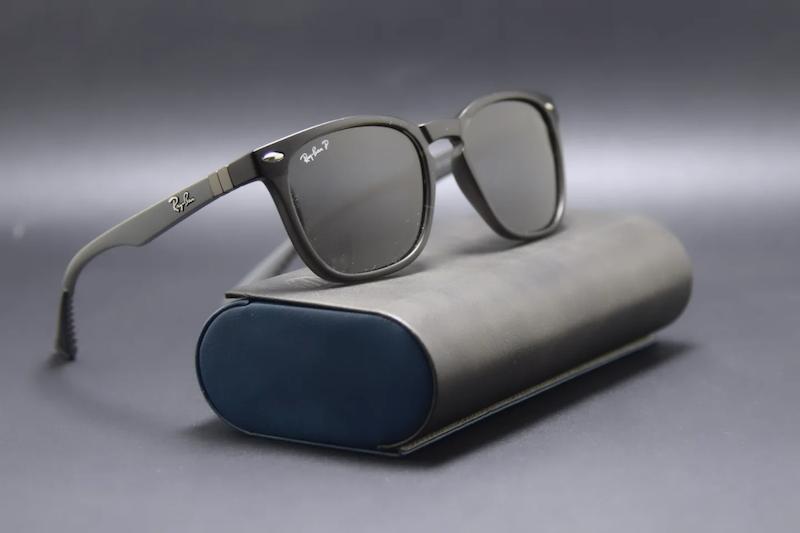 عینک پولار مردانه ریبن Rayban ۸۳۶