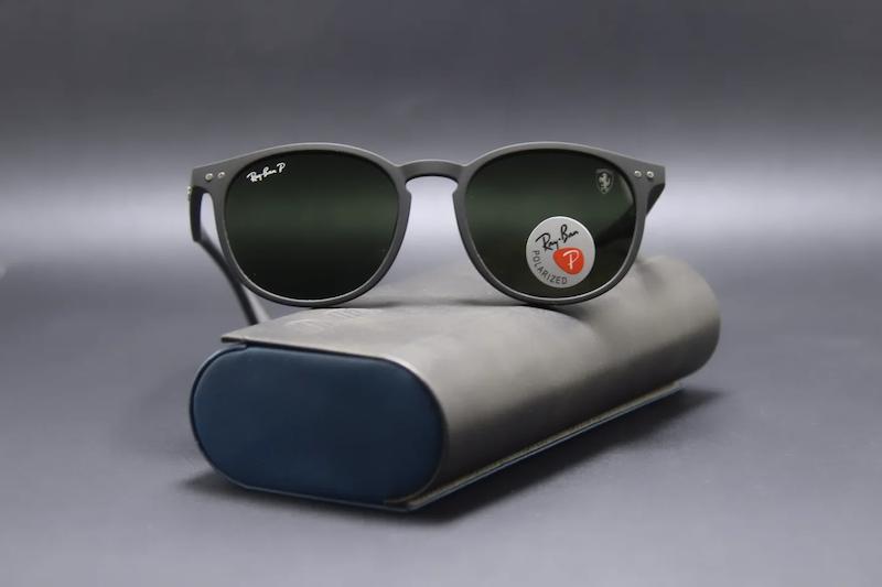 عینک پولار مردانه ریبن Rayban ۸۳۶۷