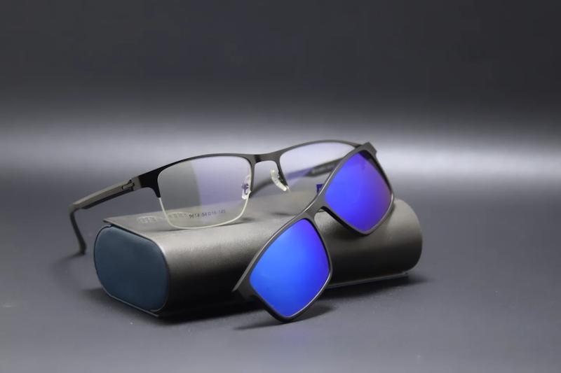 عینک کاوردار اقتصادی