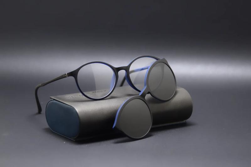 عینک کاوردار اقتصادی