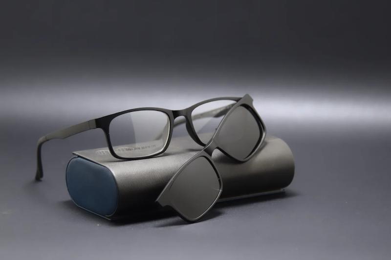 عینک کاوردار اقتصادی