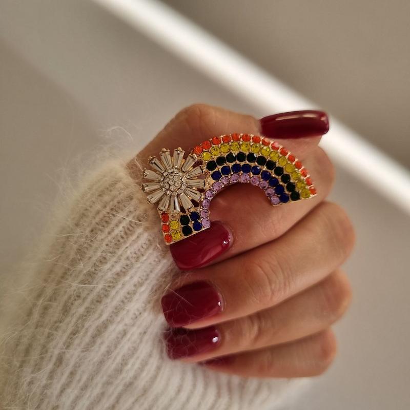 سنجاق سینه رنگین‌کمان