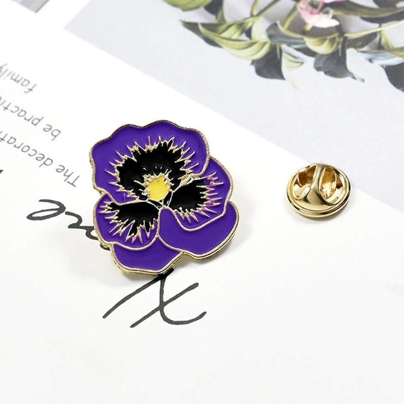 پین گل بنفشه