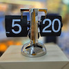 ساعت ورقه‌ای مکانیکی رومیزی FLIP CLOCK