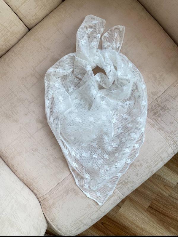 مینی‌اسکارف سفید تور