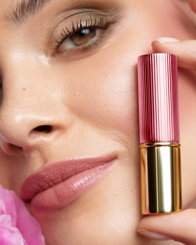 رژلب ساتنی آیکونیک Giordani Gold