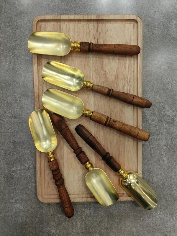 قاشق آجیل دسته چوبی