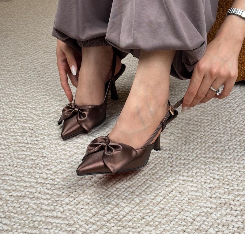 کفش پاشنه دار جلو پاپیونی