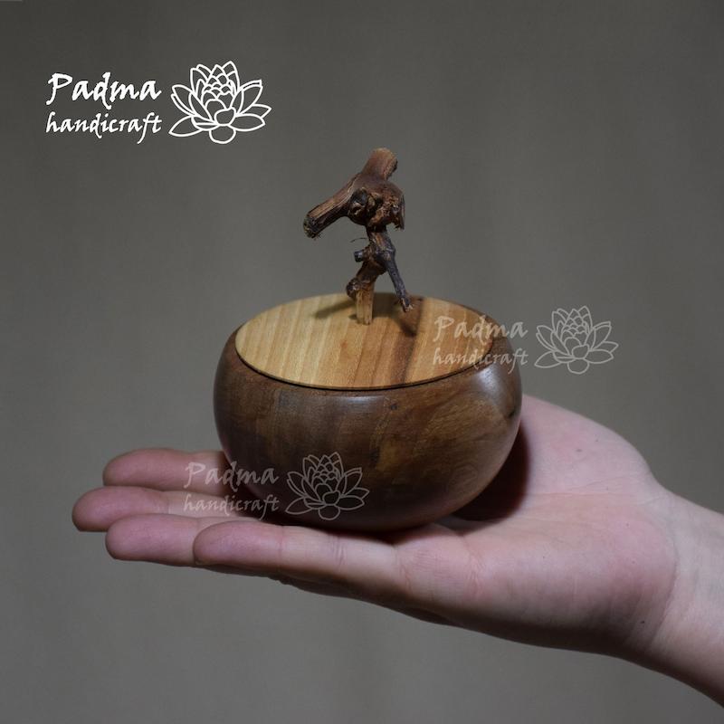 قندان چوبی،قندان خراطی،خراطی،کادو،جهیزیه،صنایع دستی،هنر،کادو ایی،پادما