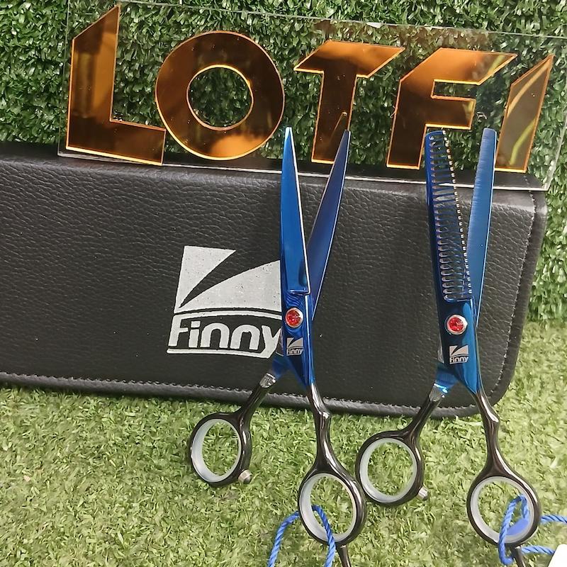 ست قیچی کات و پیتاژ 5.5 اینچ آبی دسته مشکی فینی کد: A-B55-5