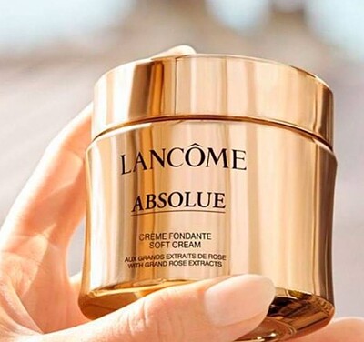 کرم نرم کننده و درخشان کننده پوست ابسولو سافت لانکوم 😍    Lancome Absolue Soft Cream