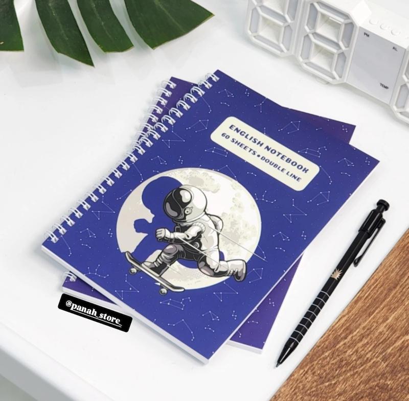 دفتر زبان دو خط ۶۰ برگ طرح فضانورد👩🏻‍🚀 