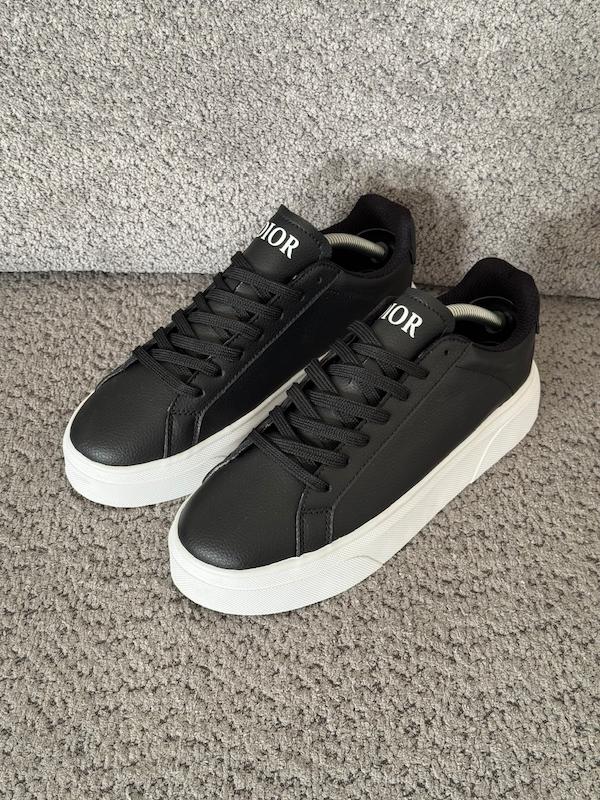 ونس DIOR