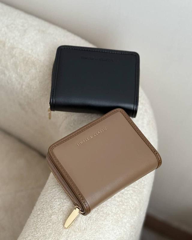 کیف پول وارداتی دلارا