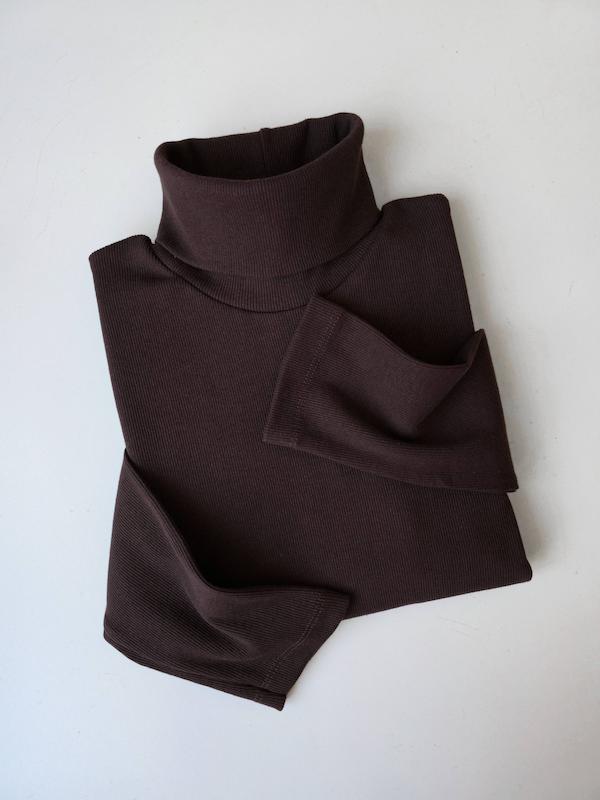 بلوز یقه اسکی قواره‌دار دارک چاکلت 🍫