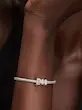 عکس چارم بو شب تاب پاندورا بر روی دست