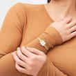ساعت دنیل ولینگتون زنانه مستطیلی ظریف حصیری طلایی صفحه سفید w-9055