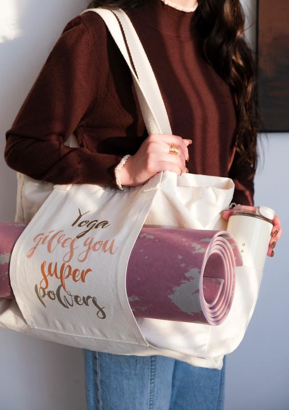 توت بگ_کیف یوگا