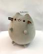 عروسک پولیشی گربه کارتونی پوشین Pusheen – برند کوکی | بامزه، نرم و ضدحساسیت 🐈