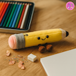 عروسک مداد فانتزی کوکی | نانو ضدحساسیت، نرم و لطیف – قابل شستشو و دکوری ✏️