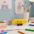 عروسک مداد فانتزی کوکی | نانو ضدحساسیت، نرم و لطیف – قابل شستشو و دکوری ✏️