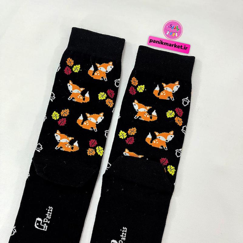جوراب ساقدار سوپر پنبه نانو فانتزی طرح روباه پاییزی (Autumn Fox) برند پاتریس - رنگ مشکی و طرح‌های کیوت و تکرارشونده‌ی روباه با برگ‌های پاییزی 🍂