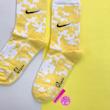 جوراب ساقدار سوپر پنبه نانو فانتزی طرح نایکی (Nike) آبرنگی زرد-سفید
