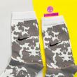 جوراب ساقدار سوپر پنبه نانو فانتزی طرح نایکی (Nike) آبرنگی طوسی-سفید