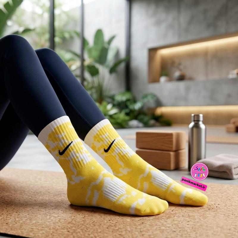 جوراب ساقدار سوپر پنبه نانو فانتزی طرح نایکی (Nike) آبرنگی زرد-سفید