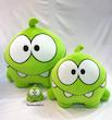 عروسک اومنوم (Om Nom Plush) – عروسک بامزه سبز بازی Cut the Rope برند کوکی🍭