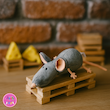 عروسک پولیشی موش دم‌دراز خاکستری – برند کوکی | نرم و ضدحساسیت🐭