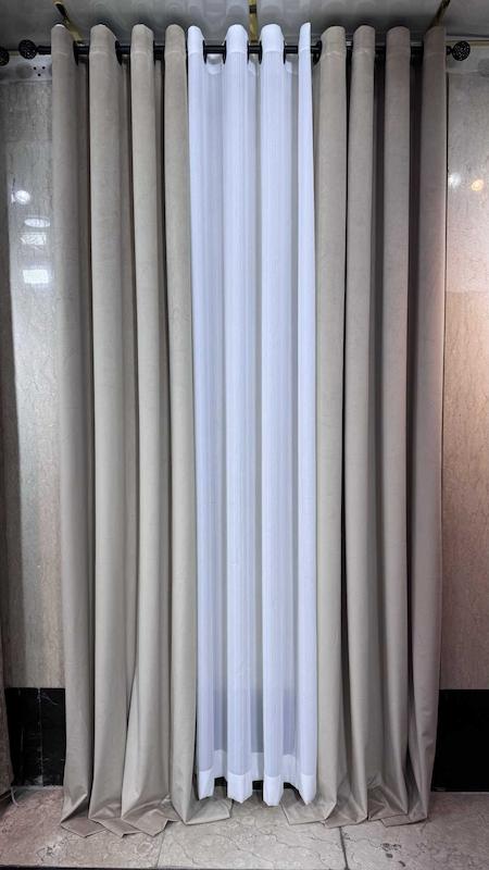پرده مخمل وارداتی رنگ نسکافه ای روشن