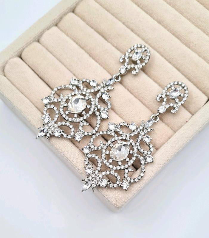 گوشواره نگیندار نقره ای