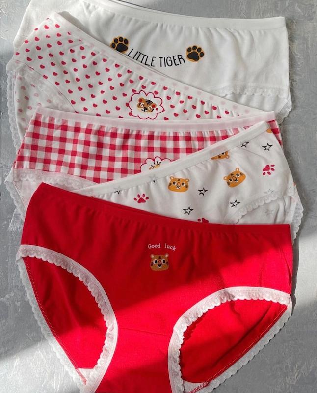 شورت عروسکی قرمز