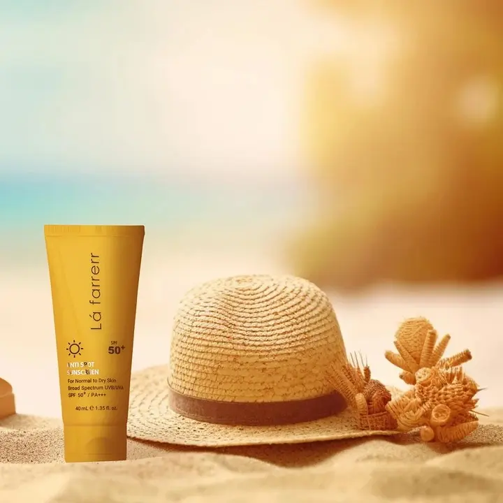 ضدآفتاب و ضد لک بدون رنگ پوست خشک و معمولیSPF 50 لافارر (40 گرم)