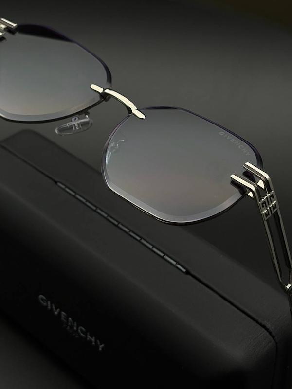 عینک جیوانچی