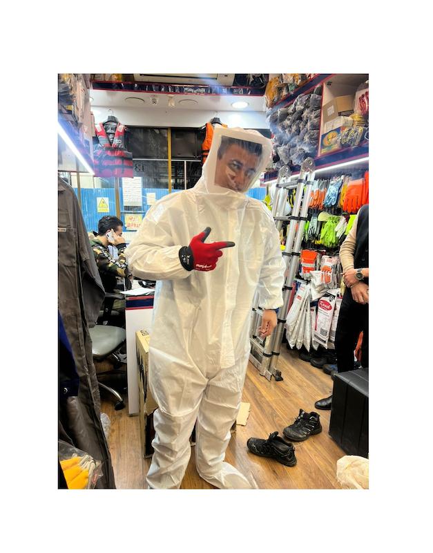 لباس کار ایزوله ضد آب و مواد روغنی شیلد دار دوخت صنعتی APOLO  قابل شستشو مانند چکمه یکسره تا کلاه ضد آب لباس ضدویروس مناسب ضدباکتری مناسب پاکسازی صنعتی مناسب کار در محیط‌های رطوبتی و مرطوب مناسب اسپری مواد شیمیایی مناسب اسپری سموم مناسب ضداسید مناسب ضدباز مناسب مقاومت شیمیایی