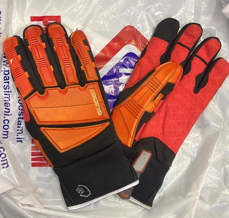  دستکش CUIDE با لایه محافظتی چندگانه، مقاوم در برابر آب و بارش برف، و مچ قابل تنظیم برای جلوگیری از نفوذ سرما.