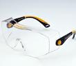 عینک ایمنی Canasafe 20400 یک عینک محافظ چشم صنعتی است که از چشم‌ها در برابر خطراتی مانند:      پرتاب ذرات فلزی گرد و غبار صنعتی پاشش مواد شیمیایی سبک نور و تابش مضر محیط کار