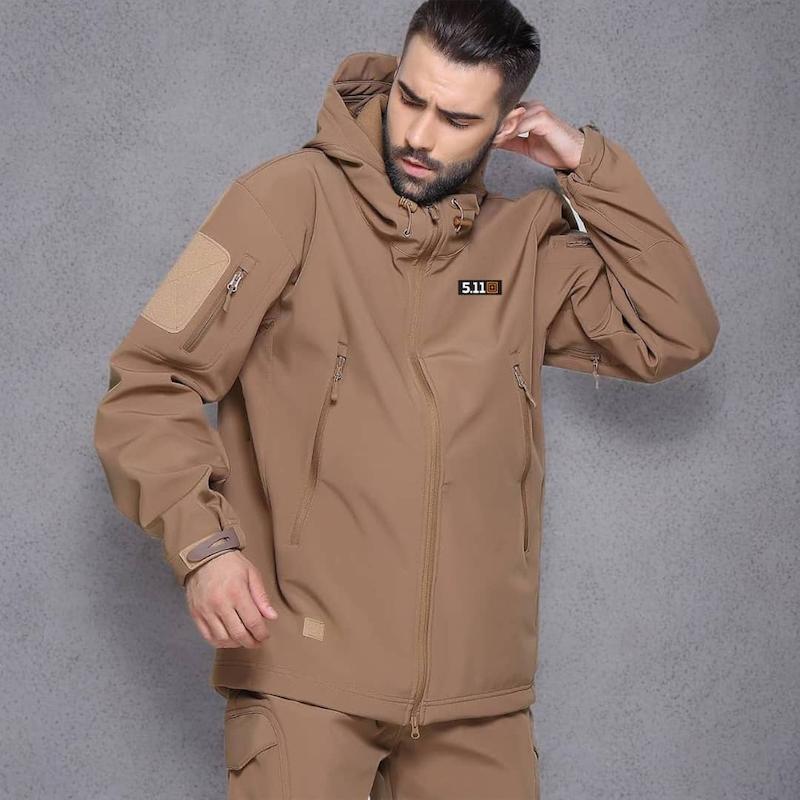 کاپشن تاکتیکال 5.11 یکی از شناخته‌شده‌ترین گزینه‌ها در دسته لباس تاکتیکال حرفه‌ای